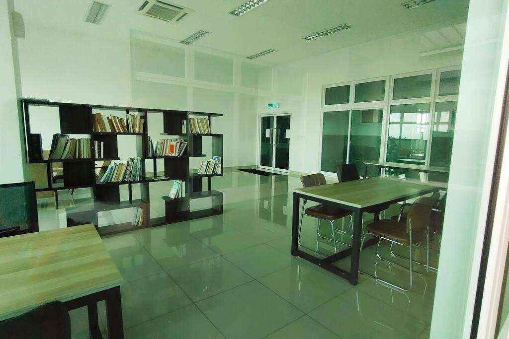 Jb Twin Galaxy Near Ksl Mall And Newyorkhotel Apartemen